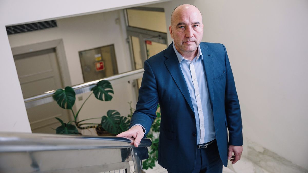 Mistr politického přežití skončil. VZP přišla o silného šéfa